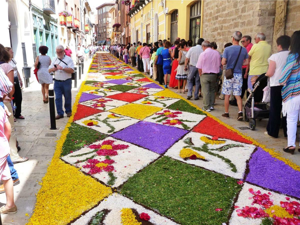 Hostal Plaza Mayor Hotel Carrion De Los Condes ภายนอก รูปภาพ